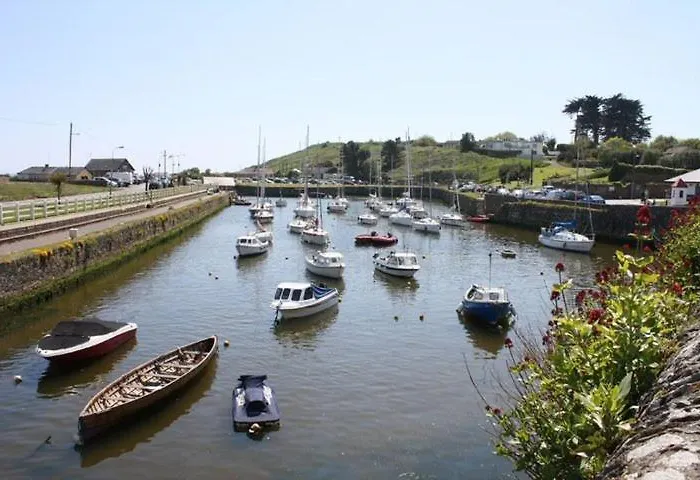 Harbour House Guest house 4*