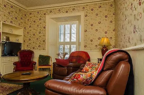 Harbour House Guest house 4*